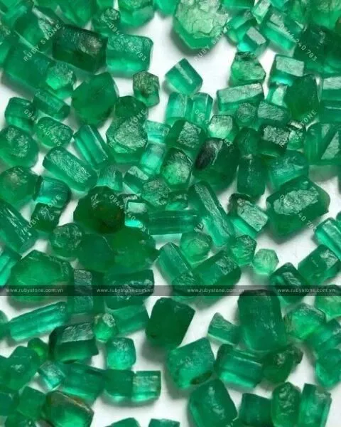 Emerald - Ngọc Lục Bảo là gì? Công dụng và giá trị của Ngọc Lục Bảo như thế nào?