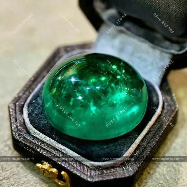 Emerald - Ngọc Lục Bảo là gì? Công dụng và giá trị của Ngọc Lục Bảo như thế nào?