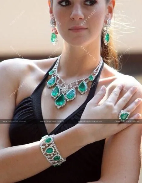 Emerald - Ngọc Lục Bảo là gì? Công dụng và giá trị của Ngọc Lục Bảo như thế nào?
