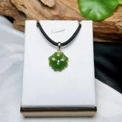 Mặt dây cỏ 4 lá Ngọc bích Canada, vàng 18k