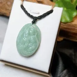 Mặt dây Đức mẹ Maria ngọc cẩm thạch Myanmar - Hình ảnh 3