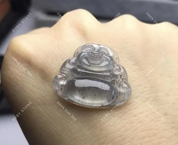 Phỉ thúy Hắc băng là gì? Ngọc gà đen có phải là hắc băng hay không?