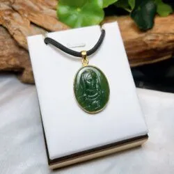 Mặt dây Đức mẹ Maria ngọc bích Canada, vàng 18k - Hình ảnh 3