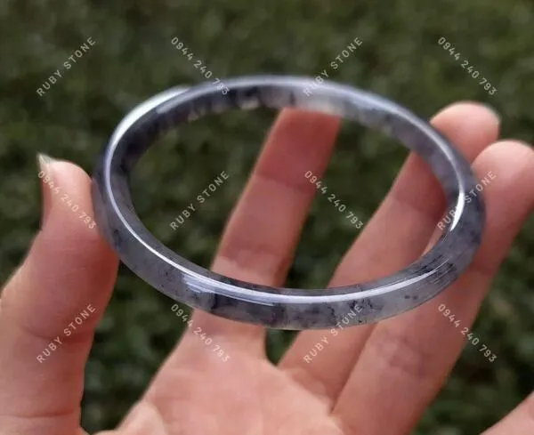Phỉ thúy Hắc băng là gì? Ngọc gà đen có phải là hắc băng hay không?