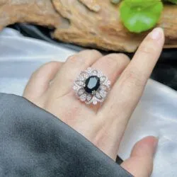 Nhẫn oval ngọc Phỉ thúy mực dục Myanmar, vàng trắng 14k