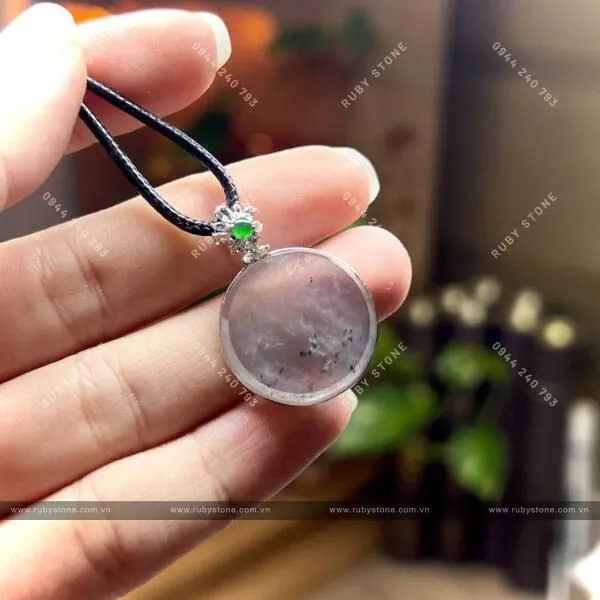 Phỉ thúy Hắc băng là gì? Ngọc gà đen có phải là hắc băng hay không?