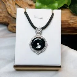 Mặt dây đồng điếu ngọc Phỉ thuý mực dục Myanmar, vàng trắng 14k