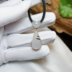 Mặt dây ngọc Phỉ thuý Myanmar hình con mèo, vàng 18k kim cương thiên nhiên - Hình ảnh 5