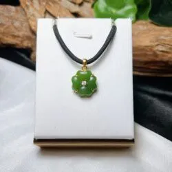 Mặt dây cỏ 4 lá ngọc bích Canada, vàng 18k - Ảnh 2