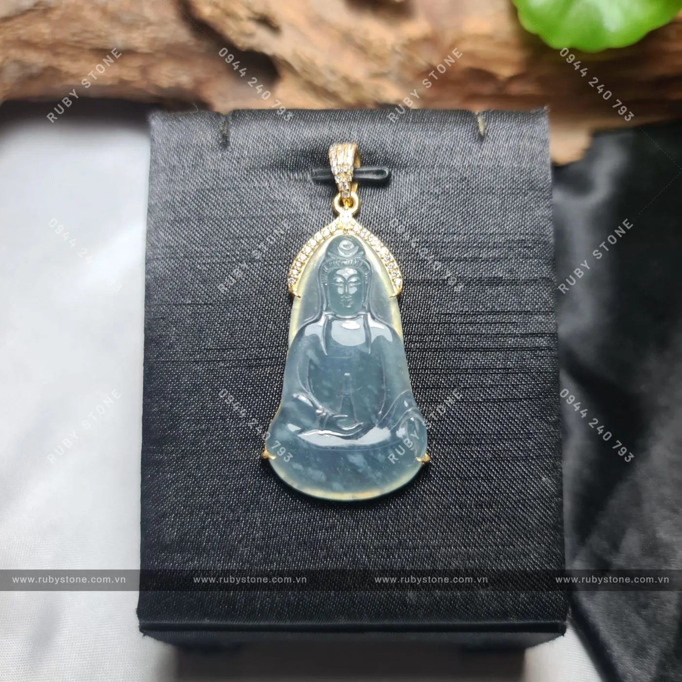 Phật quán thế âm bồ tát ngọc Phỉ thúy lam thủy, vàng 18k