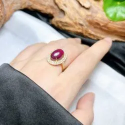Nhẫn nữ oval đá Ruby Nam Phi, vàng 18k