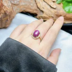 Nhẫn nữ oval đá Ruby Nam Phi, vàng 18k