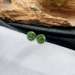 Khuyên tai hoa mẫu đơn ngọc bích Canada đậm, vàng 18k