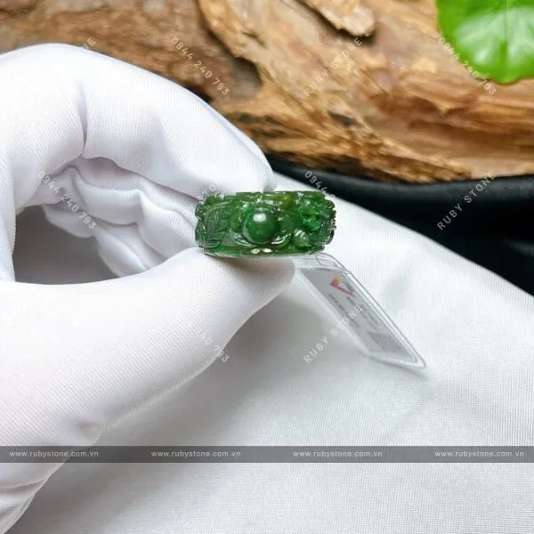 Nhẫn long - phụng ngọc bích Canada, chạm tay thủ công tinh xảo