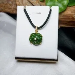 Mặt dây hoa mẫu đơn Ngọc bích Canada, vàng 18k - Ảnh 3