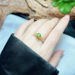 Nhẫn nữ ngọc bích Canada mài giác tròn, vàng 18k Nhẫn nữ ngọc bích Canada mài giác tròn, vàng 18k