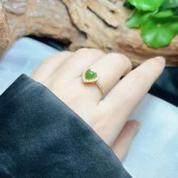 Nhẫn nữ trái tim ngọc bích Canada, vàng 18k