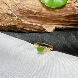 Nhẫn nữ mài giác tròn Ngọc bích Canada, vàng 18k