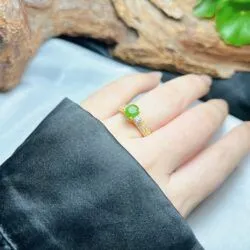 Nhẫn nữ mài giác tròn ngọc bích Canada, vàng 18k - Ảnh 4