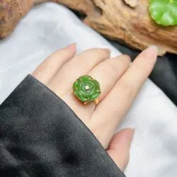 Nhẫn hoa mẫu đơn Ngọc bích Canada, vàng 18k - Ảnh 2