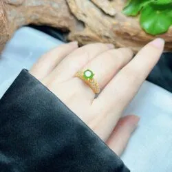 Nhẫn nữ ngọc bích Canada mài giác tròn, vàng 18k