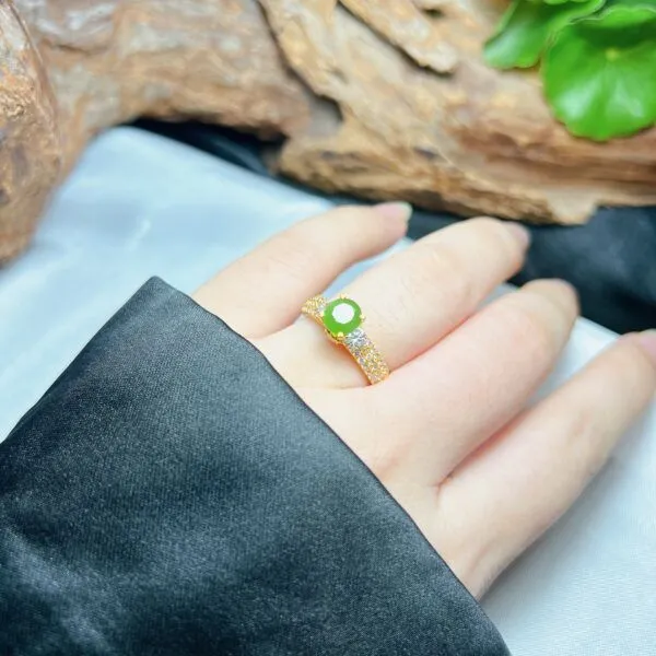 Nhẫn nữ mài giác tròn ngọc bích Canada, vàng 18k