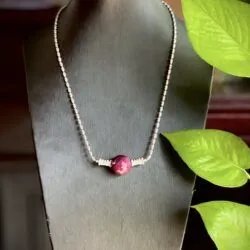 Dây chuyền trái châu Ruby Nam Phi mài giác, bạc 925