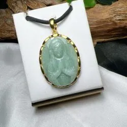 Mặt dây Đức mẹ Maria ngọc cẩm thạch Myanmar, vàng 18k - Hình ảnh 4