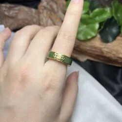 Nhẫn Ngọc bích vuông 6 ly xanh lá, vàng 18k