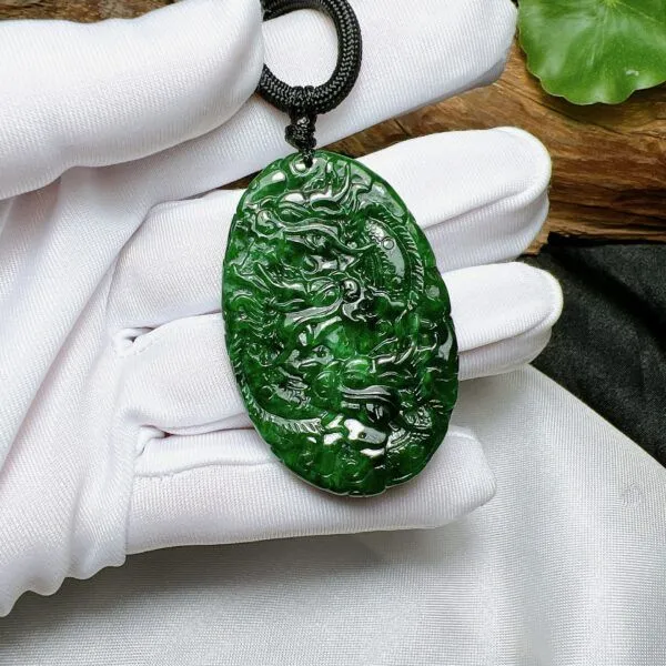 Mặt dây Rồng nhả long châu ngọc Phỉ thuý thiết long sinh