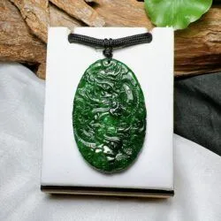 Mặt dây Rồng nhả long châu ngọc Phỉ thuý thiết long sinh