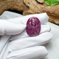 Đức mẹ Maria đá quý Ruby Nam Phi, chạm khắc thủ công tinh xảo