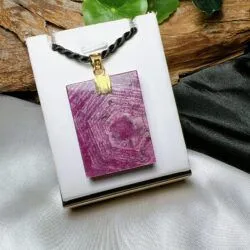 Mặt dây vô sự bài đá quý Ruby Nam Phi, vàng 18k Mặt dây vô sự bài đá quý Ruby Nam Phi, vàng 18k