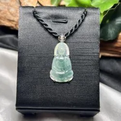 Mặt dây Quán thế âm bồ tát ngọc Phỉ thuý băng chủng hoa bay