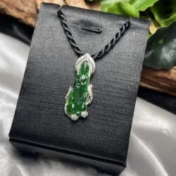 Mặt dây Quán thế âm bồ tát ngọc Phỉ thuý xanh lục Guatemala - Ảnh 3