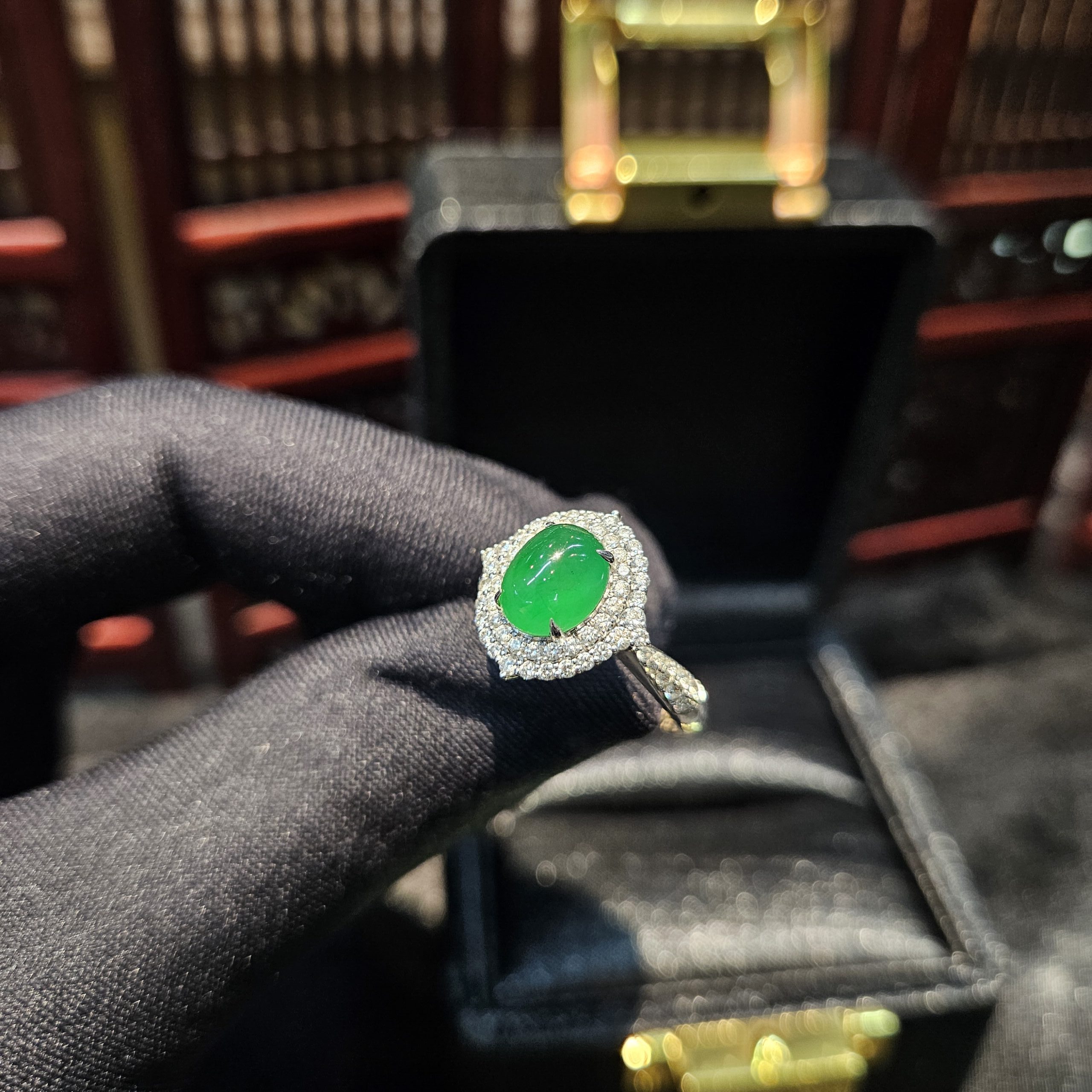 Nhẫn ngọc phỉ thuý xanh lục đế vương Nhẫn ngọc phỉ thuý xanh lục đế vương - Ảnh 5