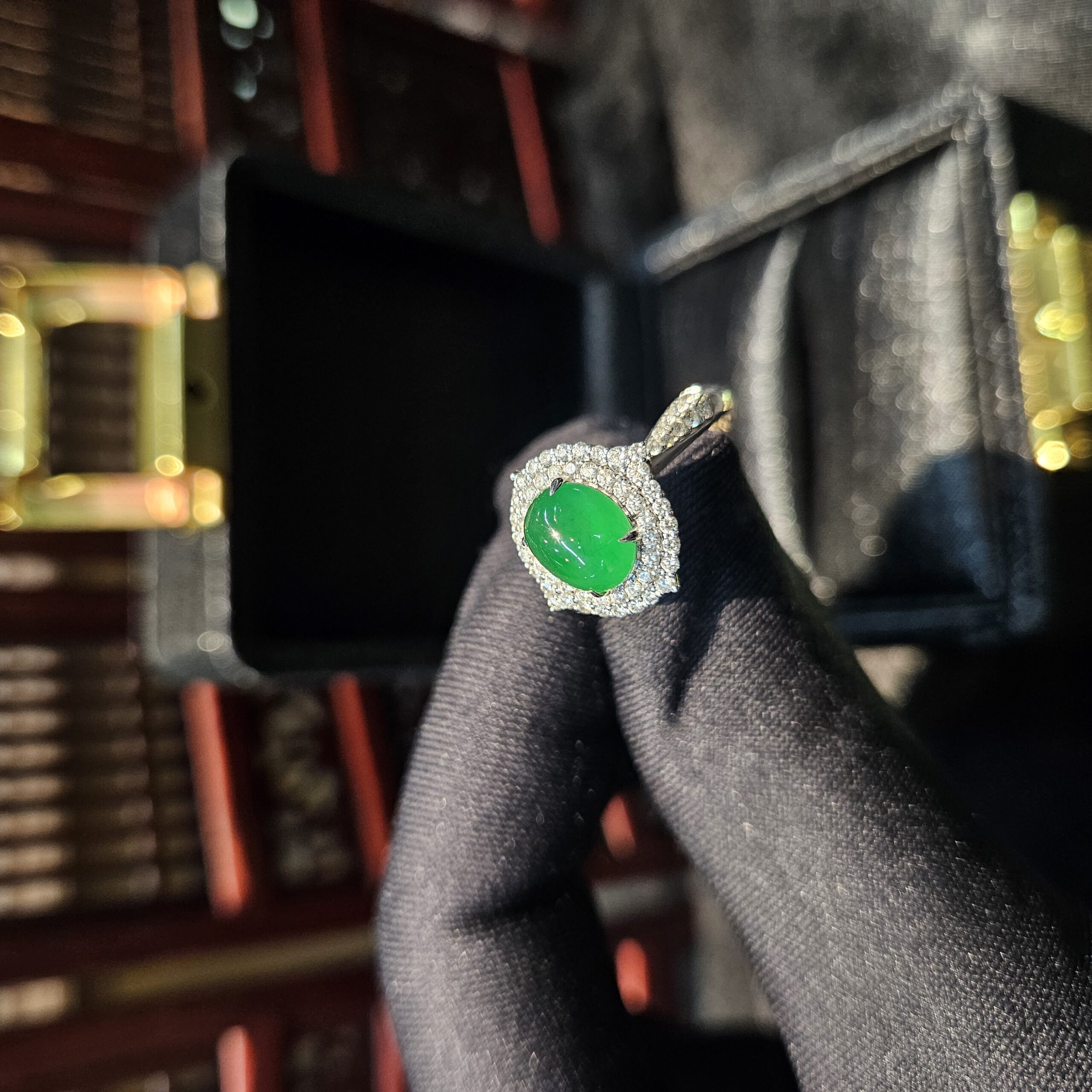 Nhẫn ngọc phỉ thuý xanh lục đế vương Nhẫn ngọc phỉ thuý xanh lục đế vương - Ảnh 6