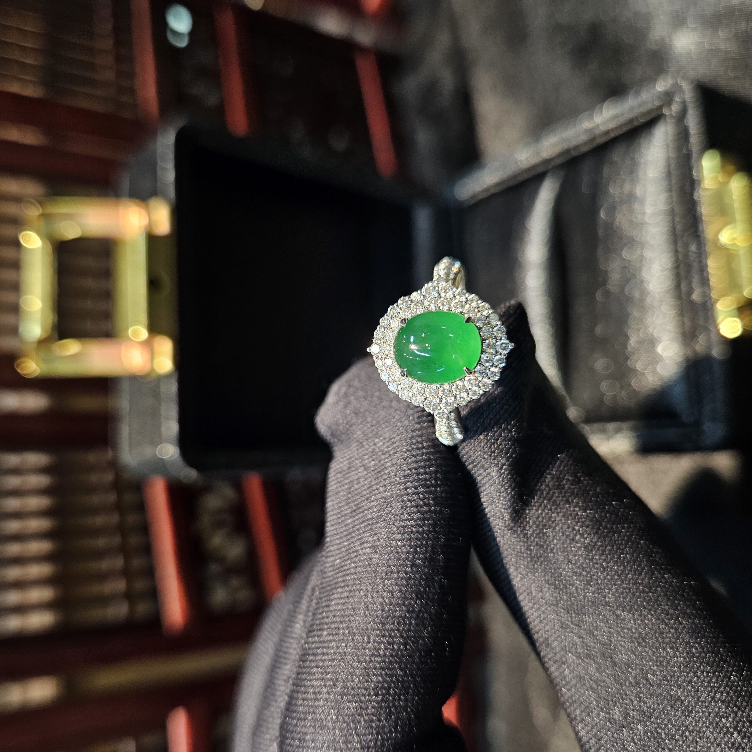 Nhẫn ngọc phỉ thuý xanh lục đế vương Nhẫn ngọc phỉ thuý xanh lục đế vương - Ảnh 7