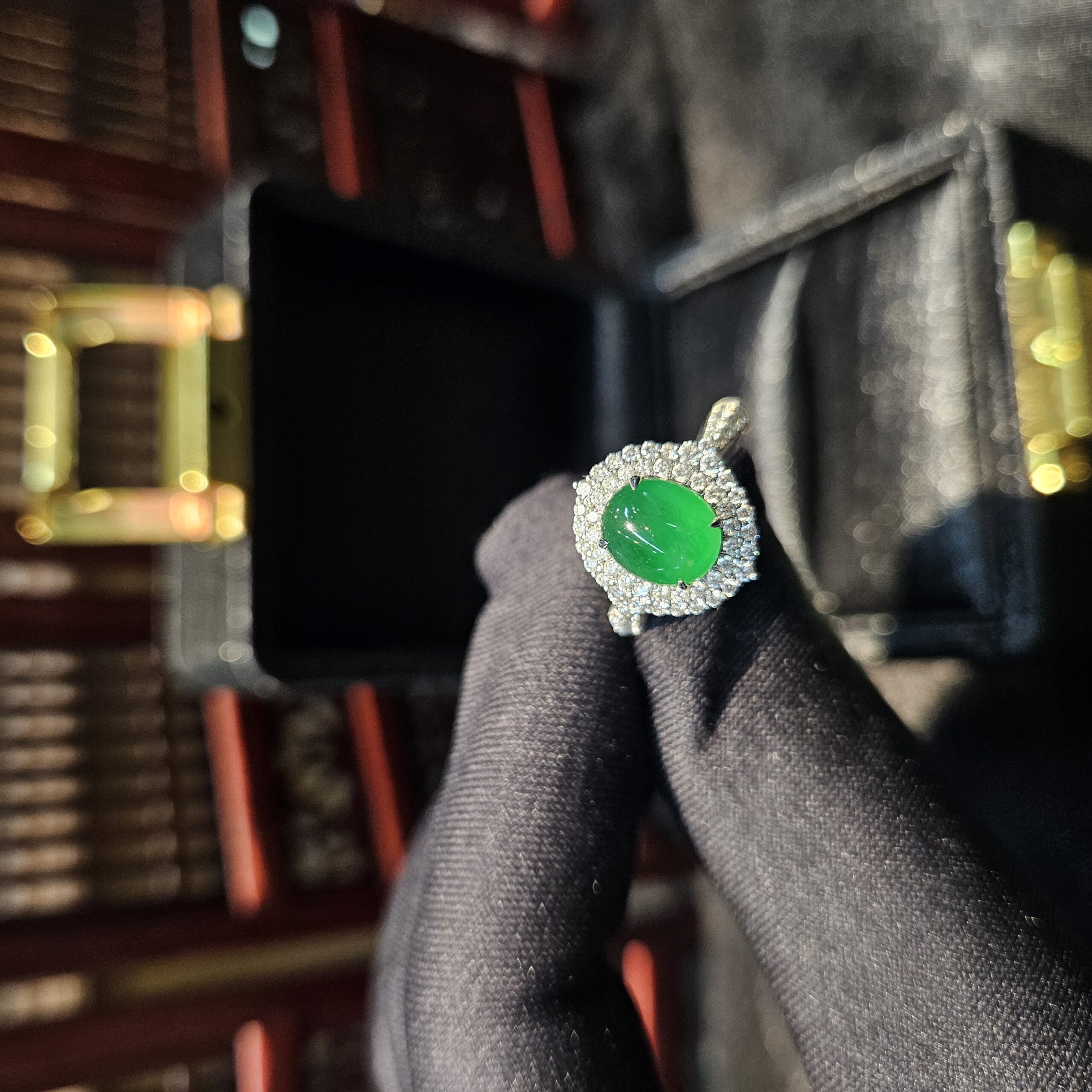 Nhẫn ngọc phỉ thuý xanh lục đế vương Nhẫn ngọc phỉ thuý xanh lục đế vương - Ảnh 8