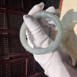 Vòng bản liền ngọc phỉ thuý xanh nhạt