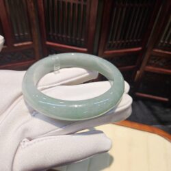 Vòng bản liền ngọc phỉ thuý xanh nhạt