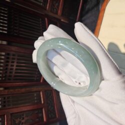 Vòng bản liền ngọc phỉ thuý xanh nhạt