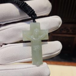 Mặt thánh giá Chúa Jesus ngọc bích Hoà Điền