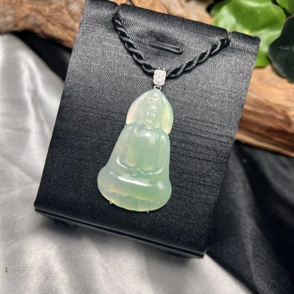Quán thế âm bồ tát ngọc Phỉ thuý cao băng xanh thanh, vàng 18k
