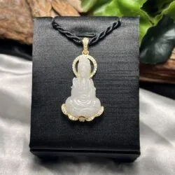 Quán Thế Âm Bồ Tát bạch ngọc, vàng 18k