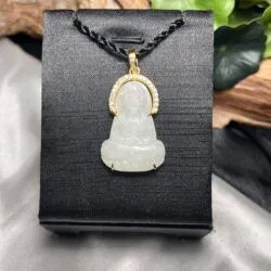 Quán thế âm bồ tát ngọc bích Nga (bạch ngọc), vàng 18k
