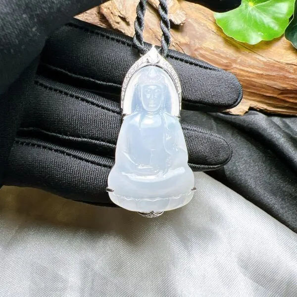Phật Quán thế âm bồ tát ngọc Phỉ thuý băng chủng Miến Điện (Myanmar), vàng 18k
