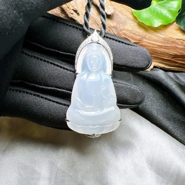 Phật Quán thế âm bồ tát ngọc Phỉ thuý băng chủng Miến Điện (Myanmar), vàng 18k