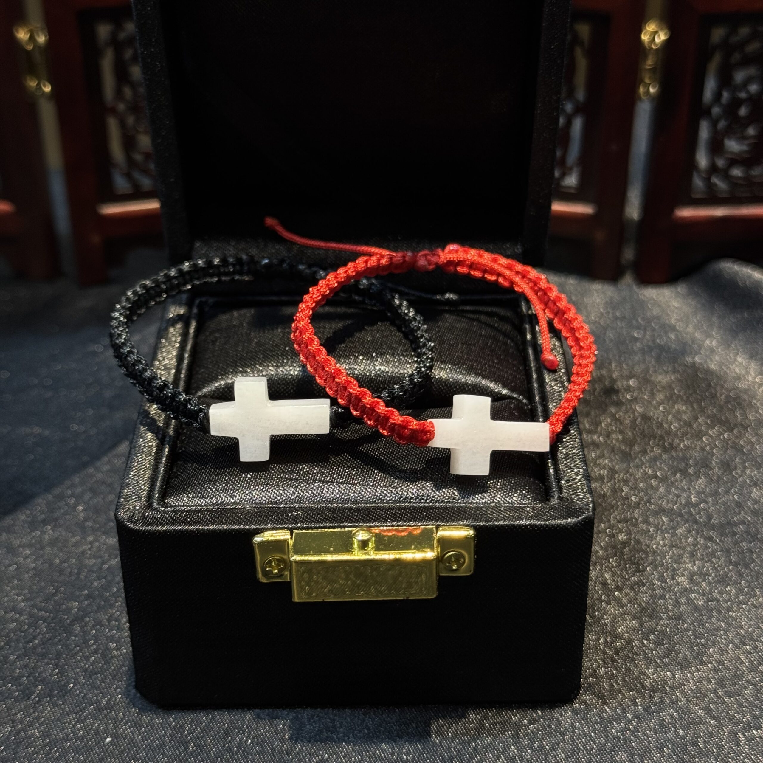 Vòng đeo tay Thánh giá ngọc cẩm thạch Vòng đeo tay Thánh giá ngọc cẩm thạch