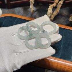 Nhẫn ngọc phỉ thúy hoa bay Nhẫn ngọc phỉ thúy hoa bay